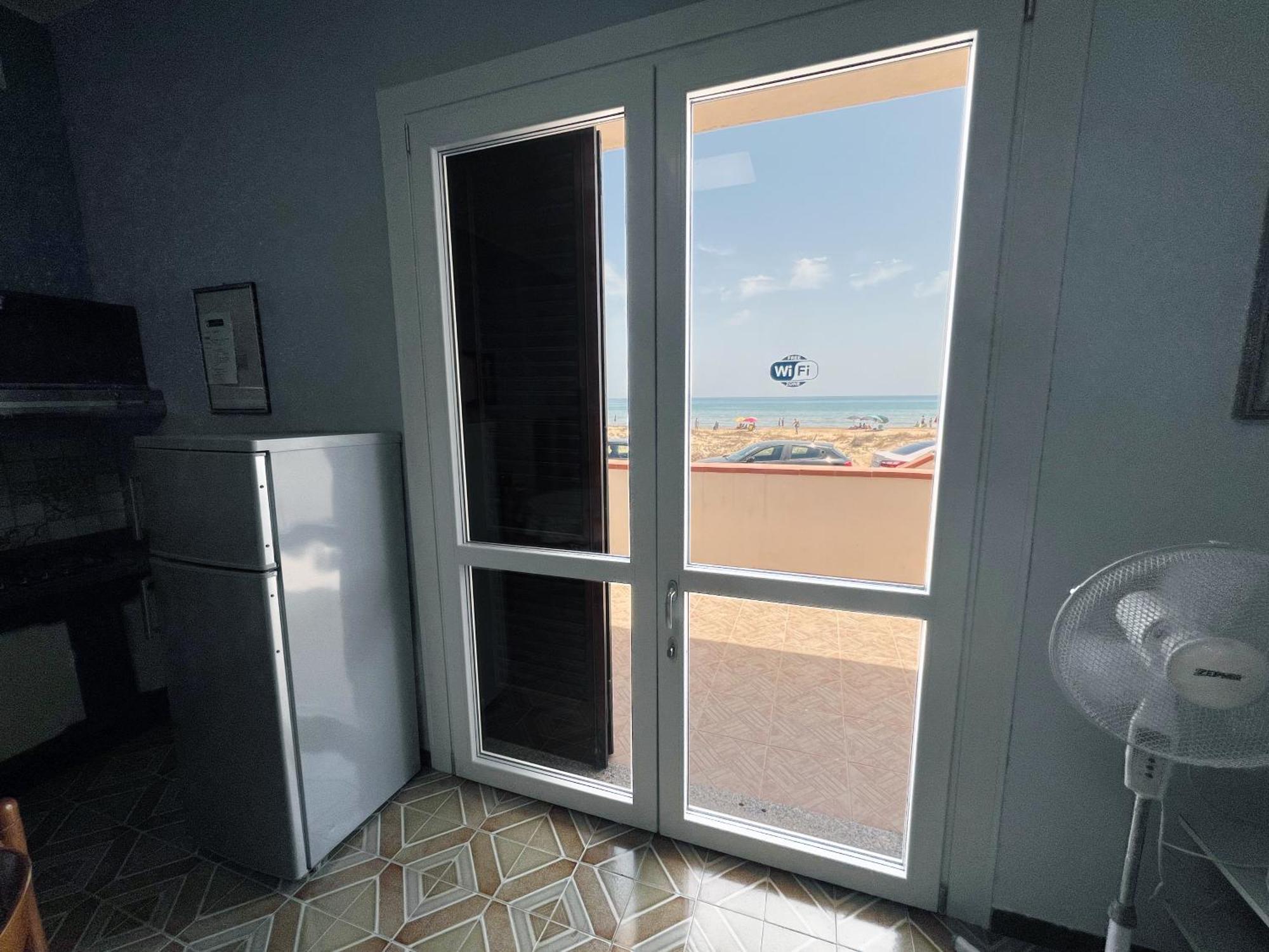 Frontemare Apartment Tre Fontane Bagian luar foto